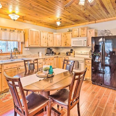 Penrose Home With Covered Deck And Fire Pit! Exterior foto
